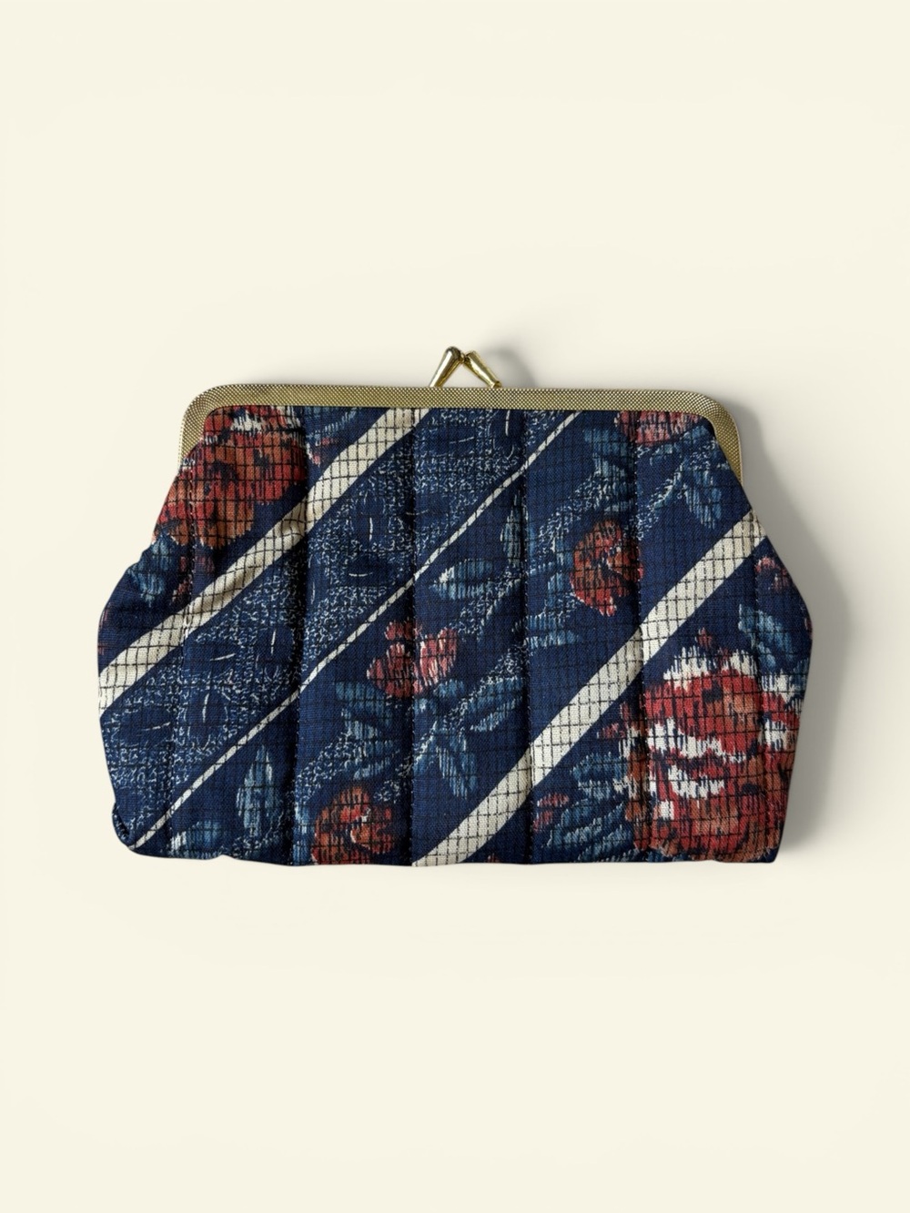 Vintage 1980s Quilted Floral Coin Purse Navy Blue Brass Kiss Lock Clasp Bag